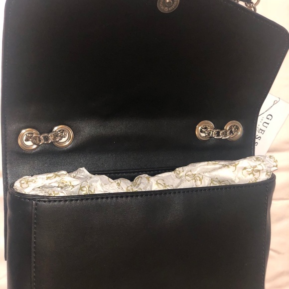 Guess fruit punch crossbody - Picture 3 of 8